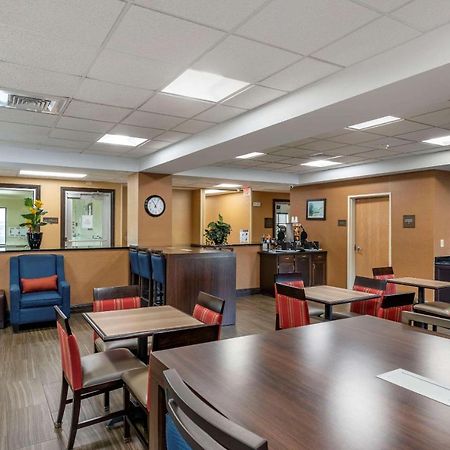 Comfort Inn East Индианаполис Екстериор снимка