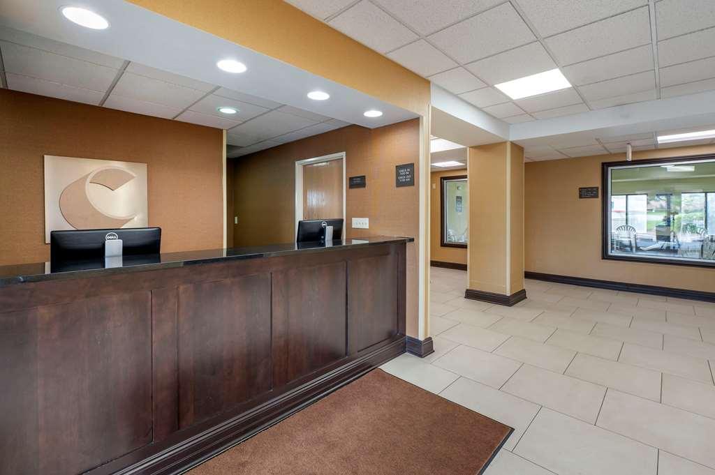 Comfort Inn East Индианаполис Интериор снимка