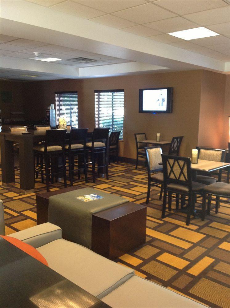 Comfort Inn East Индианаполис Екстериор снимка