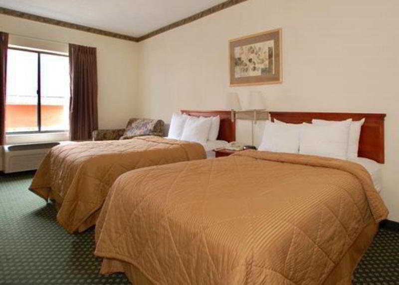 Comfort Inn East Индианаполис Екстериор снимка