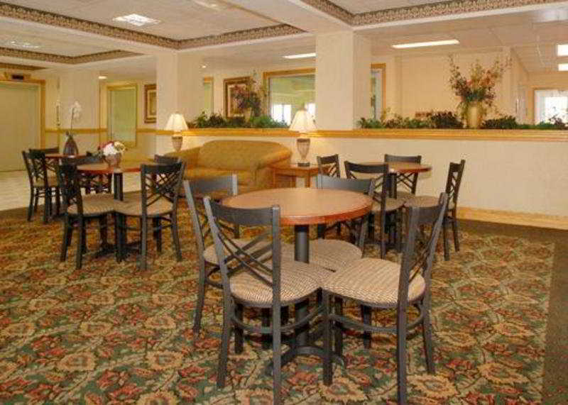 Comfort Inn East Индианаполис Екстериор снимка
