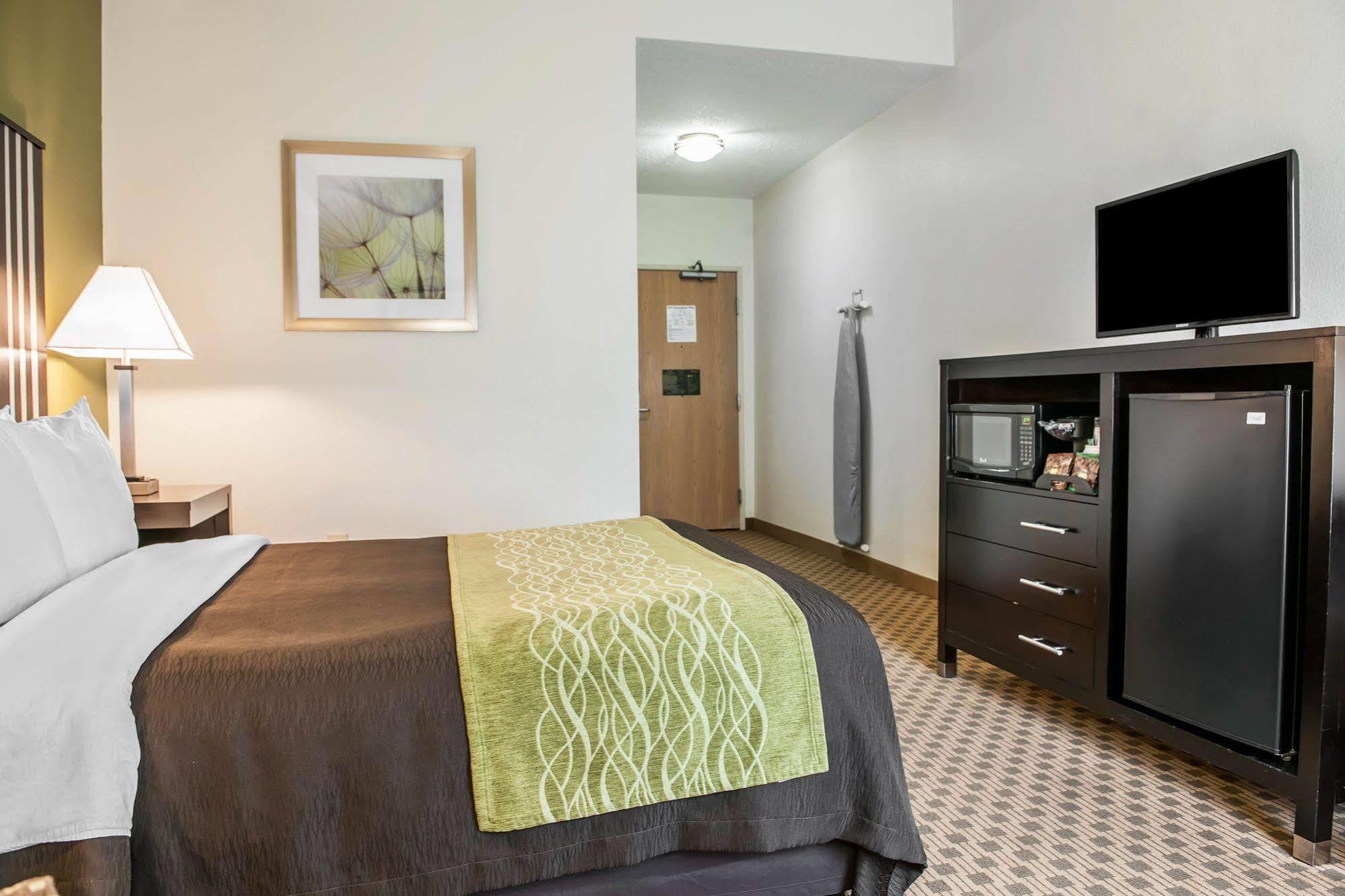 Comfort Inn East Индианаполис Екстериор снимка